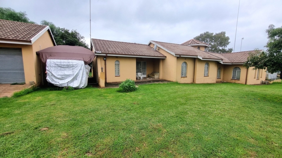 4 Bedroom Property for Sale in Deneysville Free State